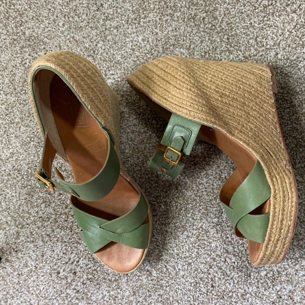 Hunter green leather wedge sandals size 9.5